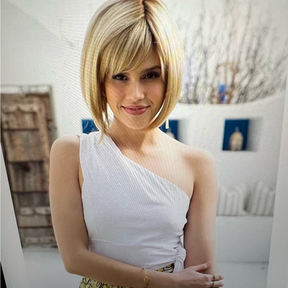 Wig by the Orchid Collection from Rene of Paris. Scorpio PM. Partial Mono New